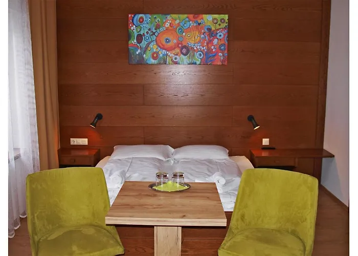 Aineterhof Bed & Breakfast 3*