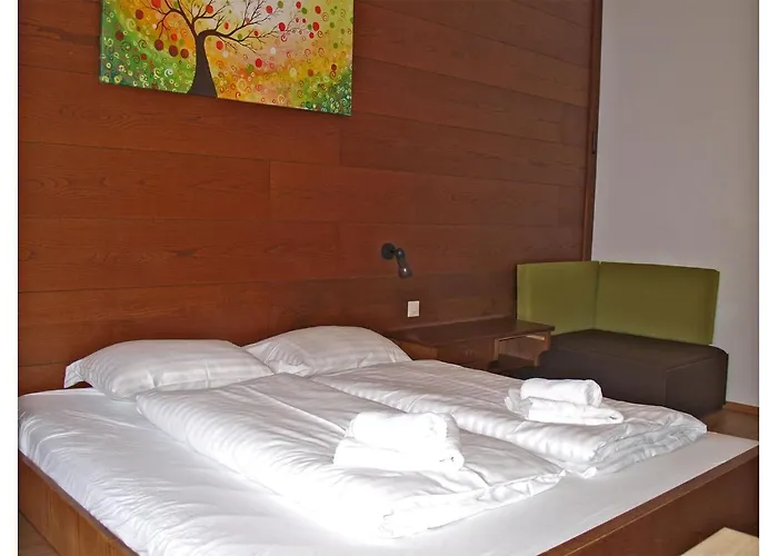 Aineterhof Bed & Breakfast 3*