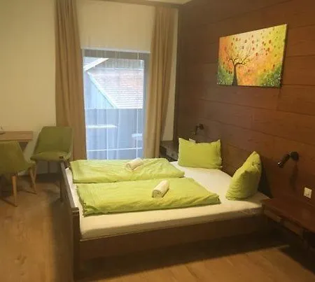 Aineterhof 住宿加早餐酒店