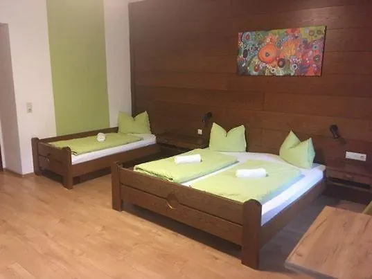 Aineterhof فندق مبيت وإفطار