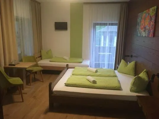 فندق مبيت وإفطار Aineterhof 3*