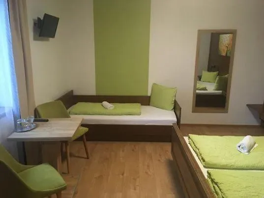 Aineterhof فندق مبيت وإفطار