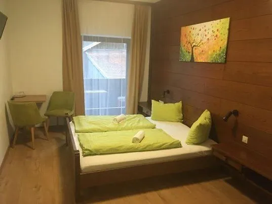 Aineterhof فندق مبيت وإفطار